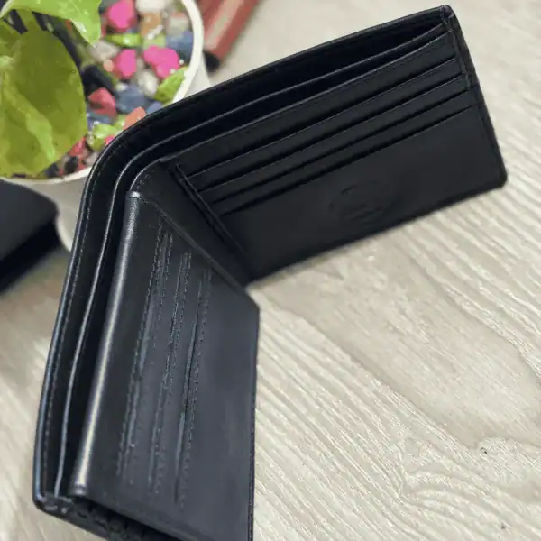Classic Short Pocket wallet - Black